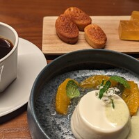 ERUTAN RESTAURANT BAR - 