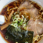 手打ラーメン 豚平 - 手打ちラーメン大盛¥850