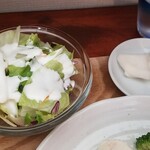 キッチン ブルー グローブ - サラダ、お新香のアップ