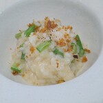 Anerro Hoshino - グリーンアスパラガスとさやえんどうのスモークチーズリゾット