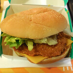 McDonald's - ...期間限定「アメリカンファンキーBBQ チキン」、かなり小さい。。