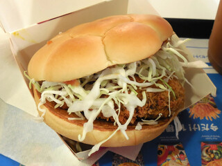 McDonald's - ...FIFAワールドカップ公式ハンバーガー「ジャパンバーガー ビーフメンチ」、所謂メンチカツ（チーズ入り）サンド。。