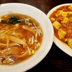 大珍飯店 - マーポチャーハン+半ラーメン