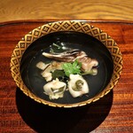 ごだん 宮ざわ - 宮津のトリガイと金時草のお椀