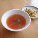 金陵 - 今日のスープはトマトのスープ