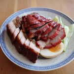 金陵 - チャーシュウと皮付き焼豚の丼