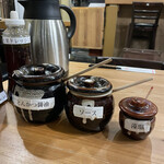 とんかつ いわい - 卓上の調味料