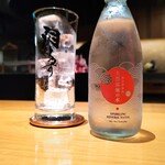 Kagurazaka Irori Nikuyorozu - 天然炭酸の水