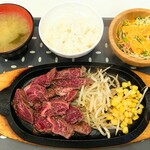 ステーキハウス 肉が一番 - めがねステーキ