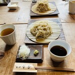 そば草香 - お蕎麦が運ばれてきました