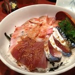 Oosaka ya - 海鮮丼