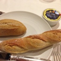 ラ・フェット ひらまつ - エシレの無塩バターとバケット