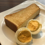 むさしの森珈琲 - トースト＆ゆで卵　ホット珈琲　495円