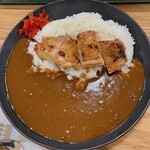 ニトリダイニング みんなのグリル - 料理写真:チキンステーキカレー(770円)