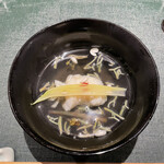 奈良 而今 - 虎魚の椀物　蓴菜　蕨　黄色インゲン