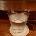 アカ - ミネラルウォーター