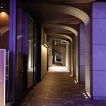 アカ - 三井二号館1階