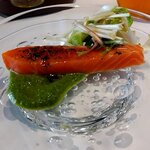 PRIMO - 41℃の燻製紅富士サーモン　菜の花のピュレと春野菜のサラダ　木の芽（2023.4）