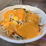 ヨコハマ アジアンダイニング&バー - ランチカレーセットのサラダ