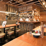 やきとんひなた - 店内全景