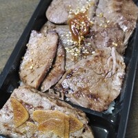 SATOブリアン 本店 - 肉の絨毯