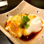 Akadori Sumiyaki Daiyasu - お通しのジーマミー豆腐