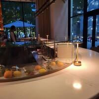 Scarpetta Tokyo - バーカウンター まさに東京カレンダーの世界観❤️