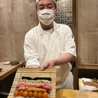 鮨よしかわ 麻布十番 - 卵黄と雲丹とマグロの太巻き
                    #ドラゴンボール巻き