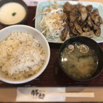 豚郎 - 豚皿カルビと麦とろ飯定食(ご飯並)お肉大盛り 1110円込み