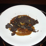 表参道うかい亭 - 鮑岩塩蒸・黒トリュフソース