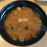まるは食堂旅館 - みそ汁（赤だし）