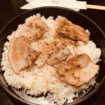 Akane - ご飯多めの肉少々