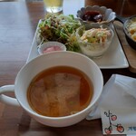 Omoya Kicchin - スープも野菜たっぷり