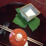 虎屋 壺中庵 - 胡麻豆腐　軽やかなゴマの風味が広がります