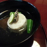 虎屋 壺中庵 - 鮑しんじょうの椀　この日のもう一人の主役です
