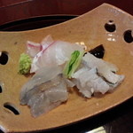 虎屋 壺中庵 - 鯛・鱧・車海老の造り　この鯛を前にすると鱧も車海老も脇にまわります