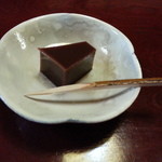 虎屋 壺中庵 - 甘さ控えめの羊かん