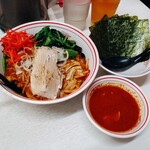 Moukotammennakamoto - 辛旨丼+ほうれんそう＋チャーシュー＋のり＋プチ北極スープ