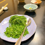 樋山 - ポン酢に蓼の葉と薬味たっぷりでいただきます