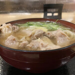 ふ美芳 - 鶏うどん、見るからに美味そう〜