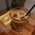 FEBRUARY CAFE - 【朝パンセット(バタートースト)@税込800円】カフェラテ(ICE)