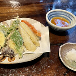 うずら家 - 山菜天ぷら 小盛り(¥750)