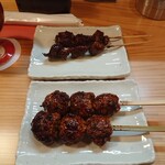 焼き鳥 田 - つくね180円とレバー120円