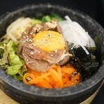 石锅拌饭Stone-grilledbibimbap