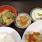 Himawari - 「豚の生姜焼きとエビフライ」の味噌汁 ＆ 副菜類
