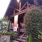 ほっとステーション基山 - 入り口手前のエントランスです。ラーメン屋さんには見えない？