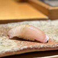 匠 進吾 - この本アラの昆布締め、絶っ品！
                    食感も心地いいし、締め具合も絶妙。おかわりすれば良かった(^^)