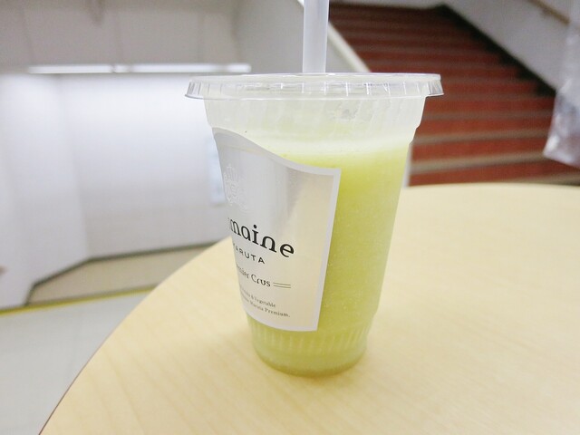 アンテナショップ 葡萄の杜 まるた &ndash; 山下のジューススタンド