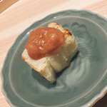 温石 - 新じゃがのきんつば。鯛子の醤油漬けをトッピング