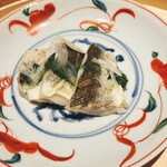 温石 - カマスの炭焼きです。定番の金目鯛に食小気味だったので、これは嬉しい